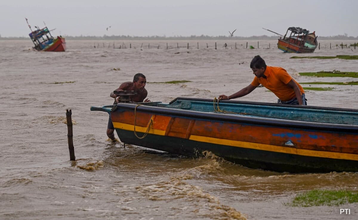 Cyclone Dana Wreaks Havoc on Eastern India-Heavy Rains, Flooding, and Disruption Across Several States